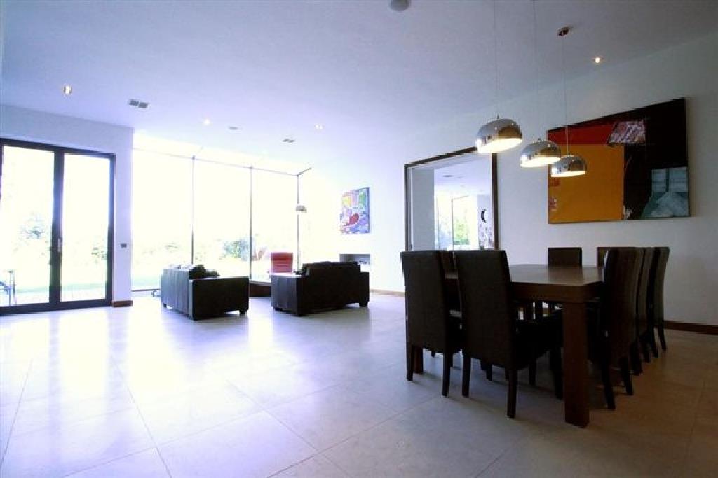 8 bed property in Parkside, Mill Hill